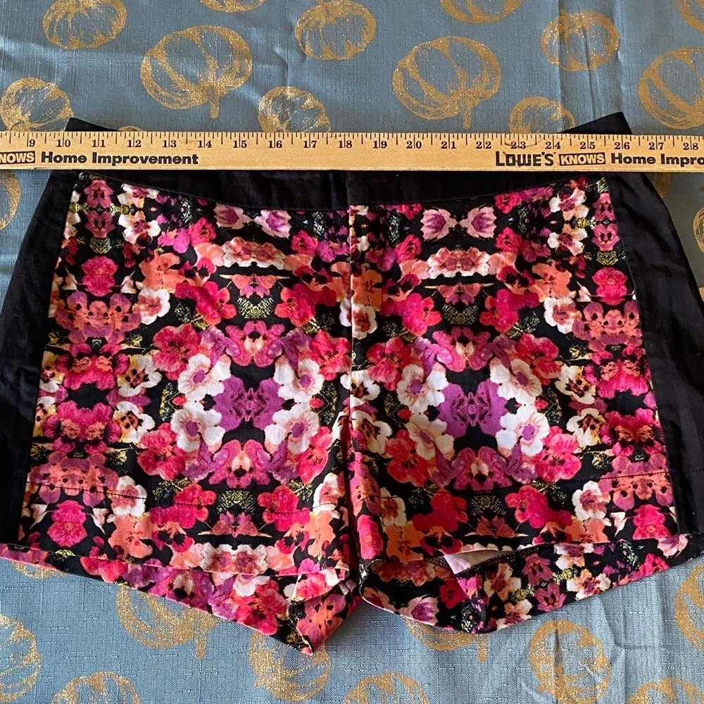 Nicole by Nicole Miller Floral Shorts - Pink and Black - Picture 4 of 14